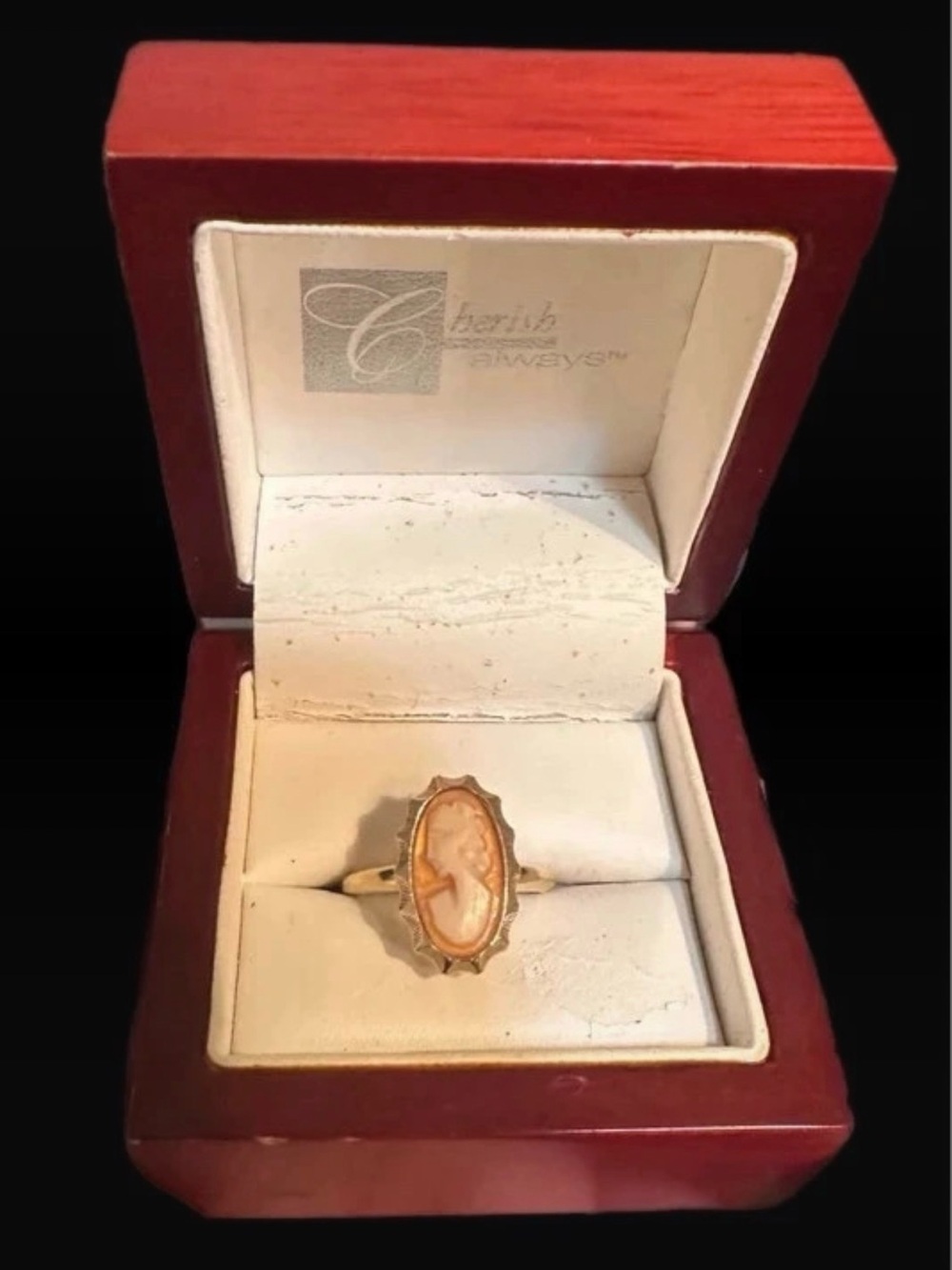 Sarah Coventry Peach and Cream Gold Filled Cameo Ring